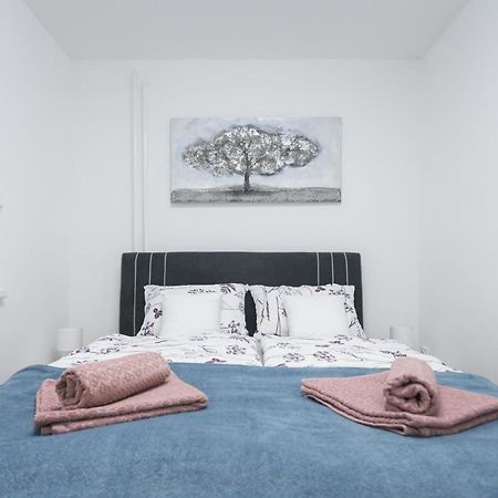 Apartman Lariva Осиек Екстериор снимка