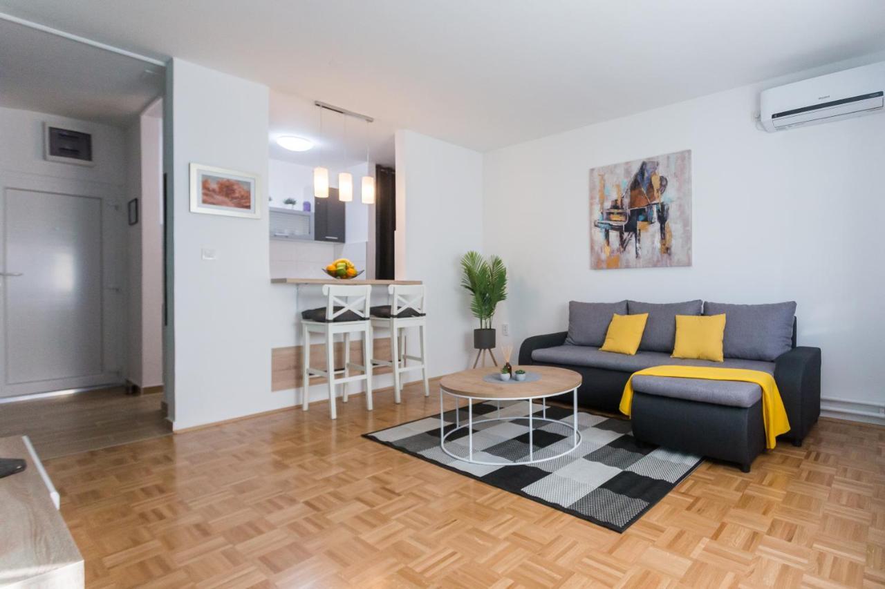 Apartman Lariva Осиек Екстериор снимка